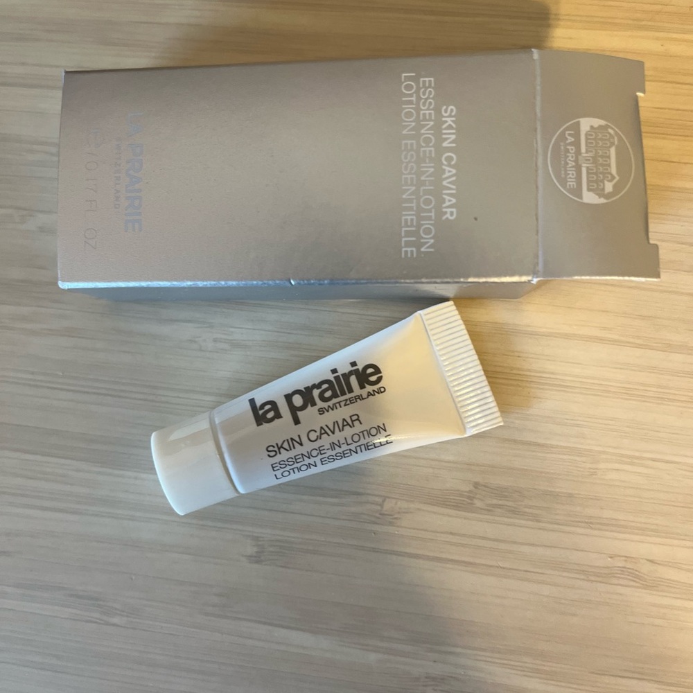 La Prairie Skin Caviar Essence-in-Lotion in White and Silver